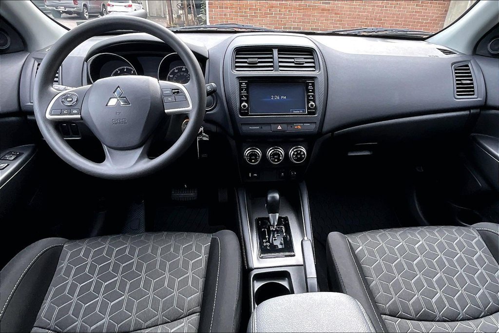 Used 2025 Mitsubishi Outlander Sport ES AWD/4WD image 14