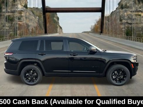 New 2025 Jeep Grand Cherokee L Altitude RWD image 13