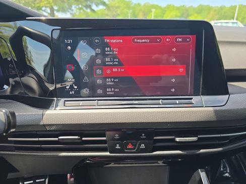 Used 2024 Volkswagen GTI SE image 21