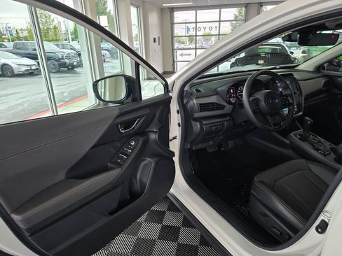 Used 2024 Subaru Crosstrek 2.5i Limited w/ Crosstrek Mirror Package AWD/4WD image 32