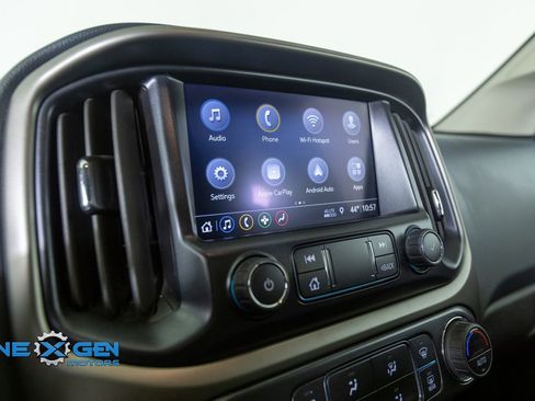 Used 2022 Chevrolet Colorado Z71 w/ Z71 Midnight Edition AWD/4WD image 17