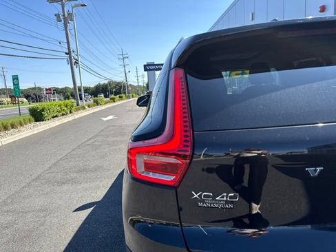 Used 2025 Volvo XC40 B5 Core AWD/4WD image 10