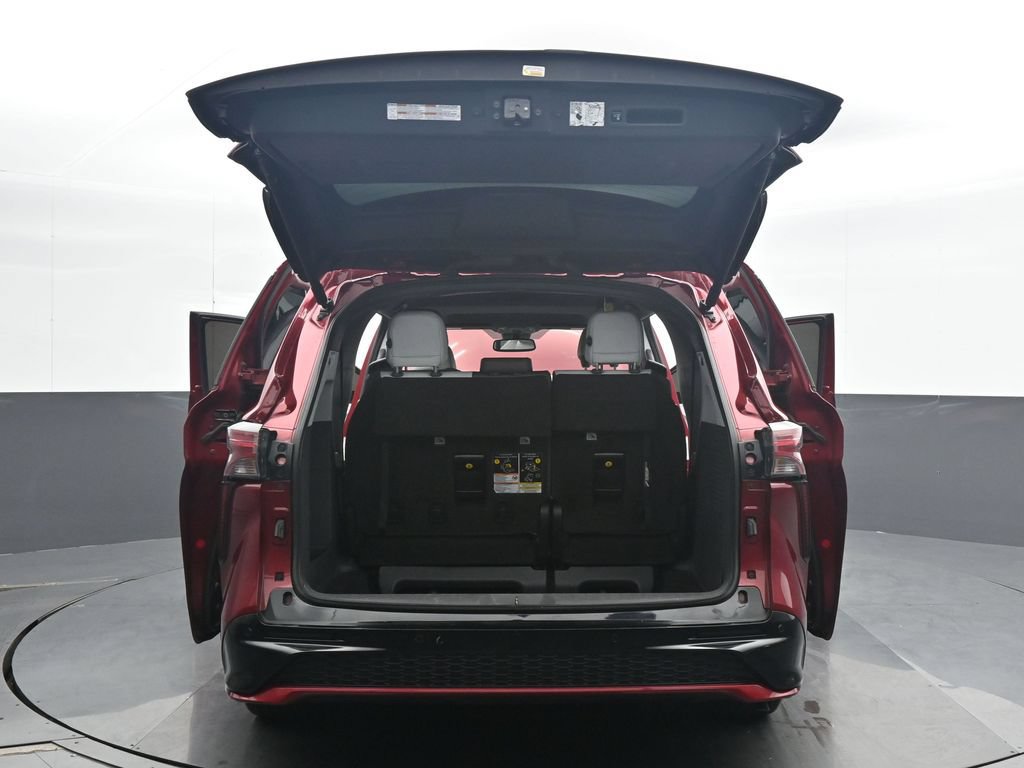 Used 2024 Toyota Sienna XSE FWD image 38