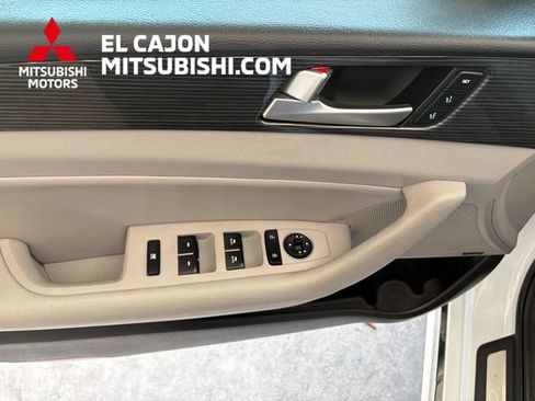 Used 2018 Hyundai Sonata Limited w/ Ultimate Package 02 FWD image 10