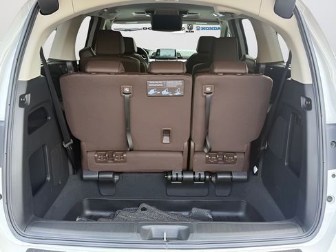 New 2026 Honda Odyssey Touring image 15