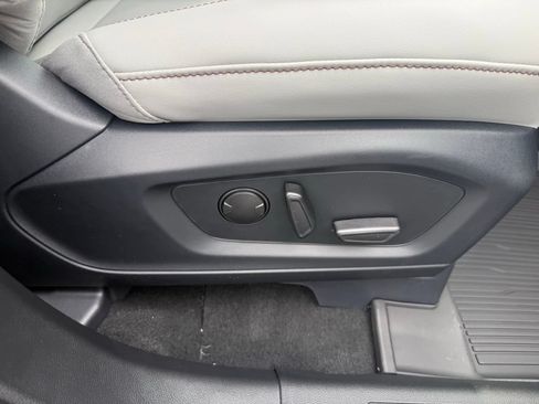 New 2025 Ford Explorer Active w/ Active Comfort Package RWD image 33