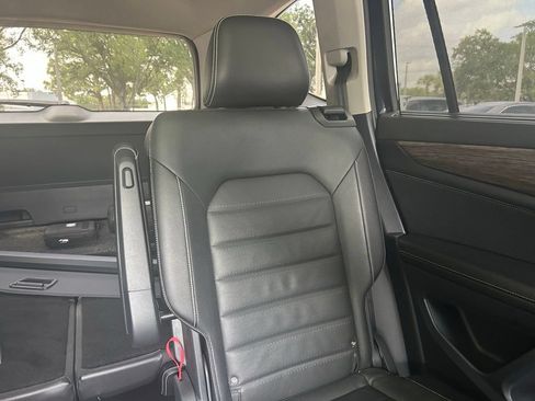 Certified 2024 Volkswagen Atlas SEL AWD/4WD image 15