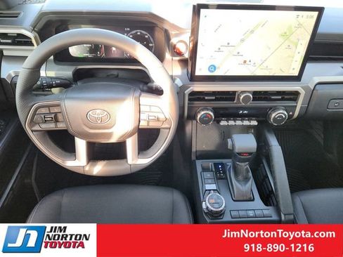 Used 2025 Toyota Tacoma TRD Off-Road image 27