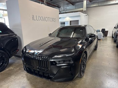 Used 2025 BMW i7 xDrive60 w/ Executive Package image 1