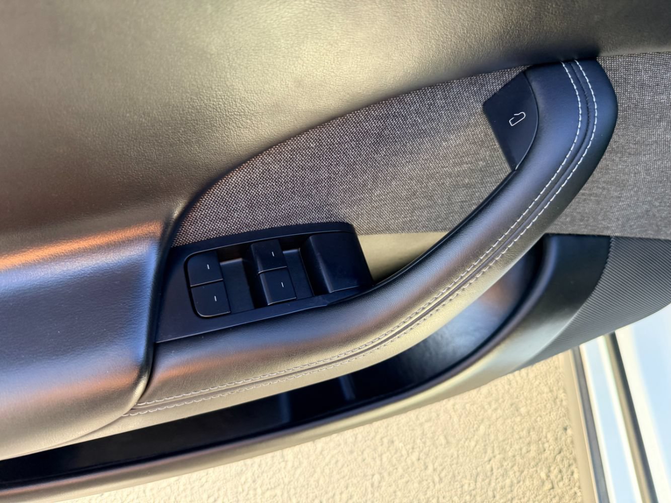 Used 2022 Tesla Model S AWD/4WD image 19