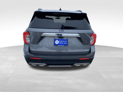 Used 2022 Ford Explorer XLT w/ Equipment Group 202A image 6