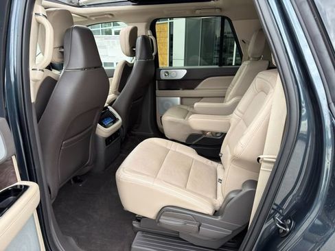 Used 2024 Lincoln Navigator L Reserve AWD/4WD image 17