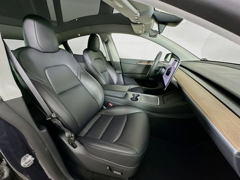 Used 2024 Tesla Model Y Long Range image 30