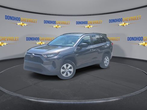 Used 2019 Toyota RAV4 LE FWD image 7