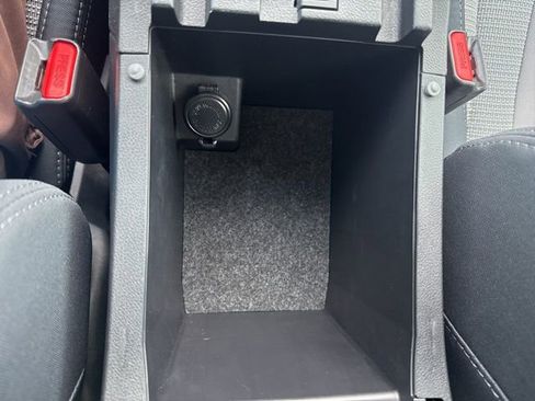 Used 2025 Subaru Outback Premium image 36