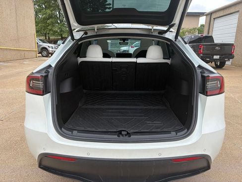 Used 2022 Tesla Model Y Performance AWD/4WD image 37