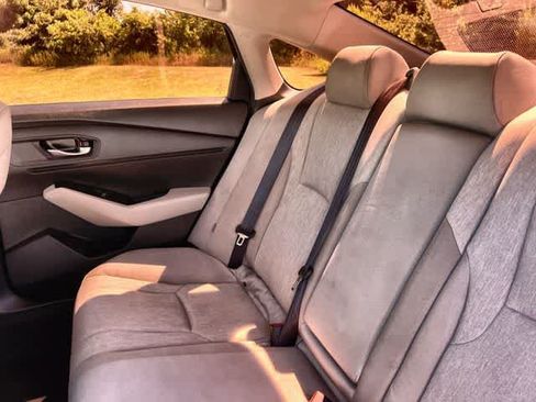 Used 2023 Honda Accord EX image 14
