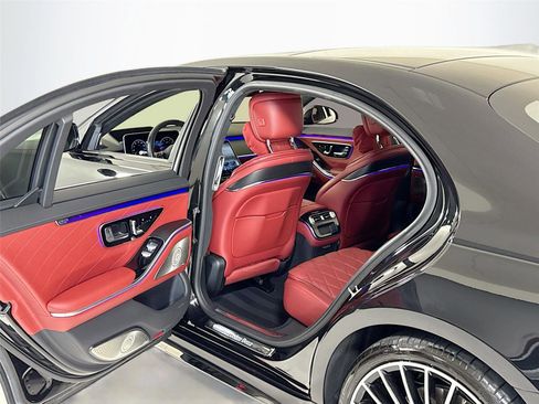 Used 2024 Mercedes-Benz S 580 4MATIC Sedan image 24