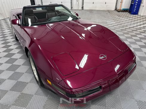 Used 1993 Chevrolet Corvette Convertible RWD image 9