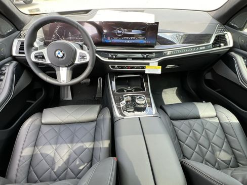 Used 2025 BMW X5 xDrive40i w/ Executive Package AWD/4WD image 28