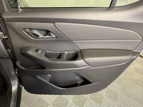 Used 2020 Chevrolet Traverse LT w/ LT Premium Package image 43