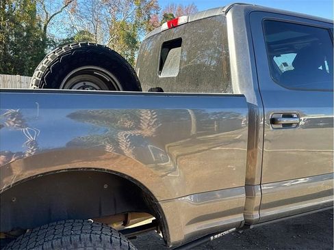 Used 2017 Ford F250 Lariat w/ Lariat Ultimate Package AWD/4WD image 13