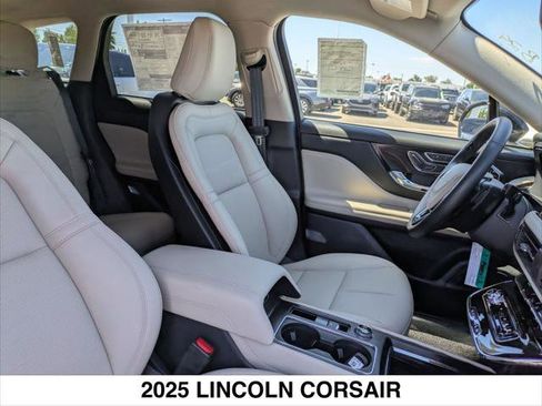 New 2025 Lincoln Corsair Grand Touring image 14
