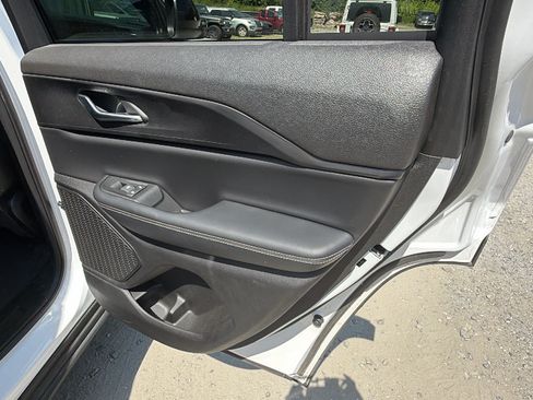 Used 2025 Jeep Grand Cherokee Laredo X RWD image 21