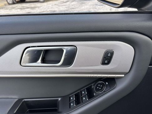 Used 2025 Ford Explorer Active image 14