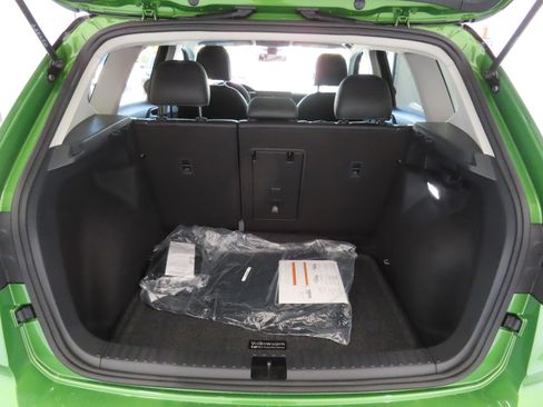 Used 2026 Volkswagen Taos SE FWD image 23