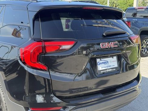 Used 2021 GMC Terrain SLE w/ Driver Convenience Package FWD image 10