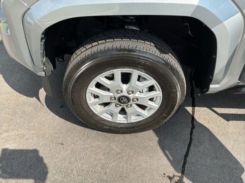 Used 2024 Toyota Tacoma SR5 AWD/4WD image 13