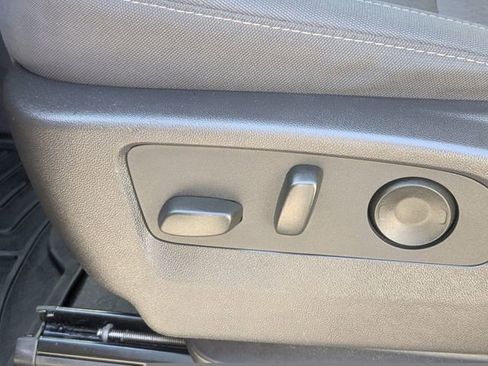 Used 2024 Chevrolet Silverado 1500 Custom image 17