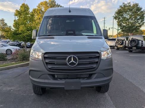 Used 2025 Mercedes-Benz Sprinter 2500 image 3