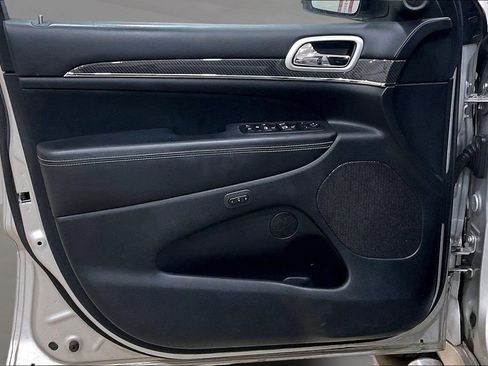 Used 2012 Jeep Grand Cherokee SRT8 w/ Luxury Group II image 23