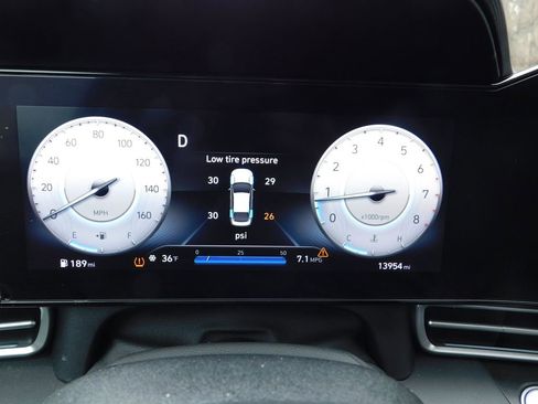 Used 2022 Hyundai Elantra Limited w/ Preferred Accessory Package image 12