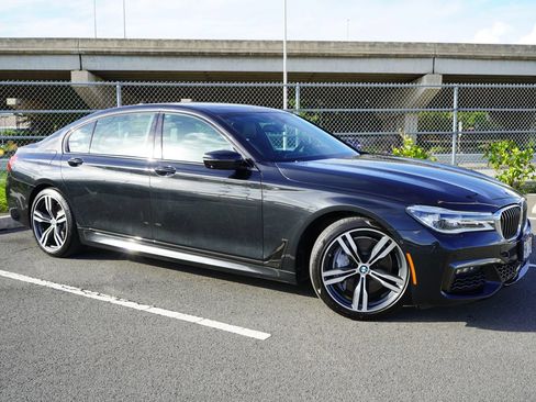 Used 2018 BMW 750i RWD image 5