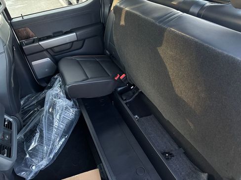 New 2026 Ford F250 Lariat w/ Black Appearance Package image 45