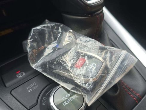 Used 2022 Toyota RAV4 XSE w/ Premium Package image 9