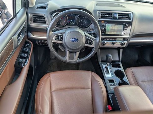 Used 2017 Subaru Outback 3.6R Touring image 8