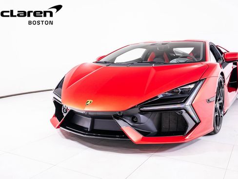 Used 2024 Lamborghini Revuelto image 10