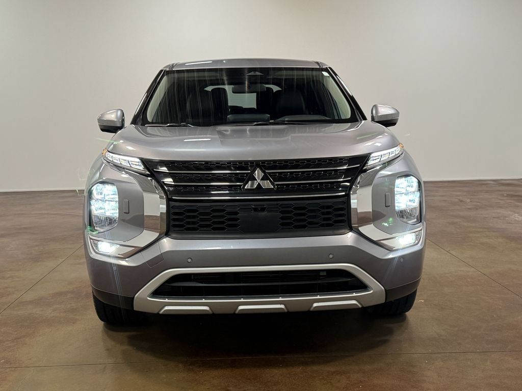 Used 2024 Mitsubishi Outlander SE AWD/4WD image 29
