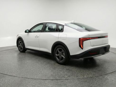 Used 2025 Kia K4 FWD image 6