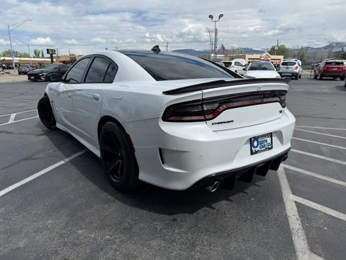 Used 2015 Dodge Charger R/T Scat Pack w/ Technology Group RWD image 5