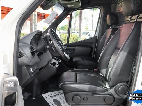 Used 2022 Mercedes-Benz Sprinter 2500 image 16