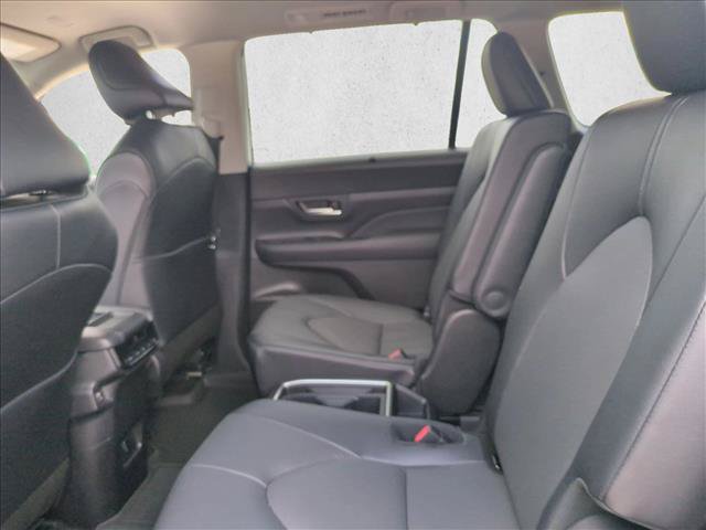 Certified 2025 Toyota Grand Highlander FWD image 17