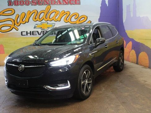 Used 2021 Buick Enclave Essence w/ Sun And Navigation Package image 2