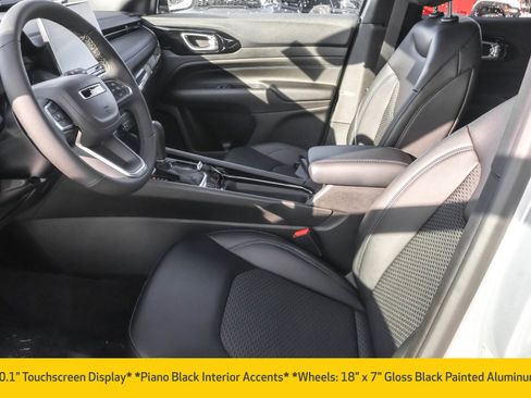 New 2026 Jeep Compass Latitude image 5
