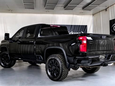 Used 2022 Chevrolet Silverado 2500 Custom w/ Custom Value Package AWD/4WD image 10