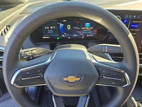 New 2026 Chevrolet Equinox EV LT image 17